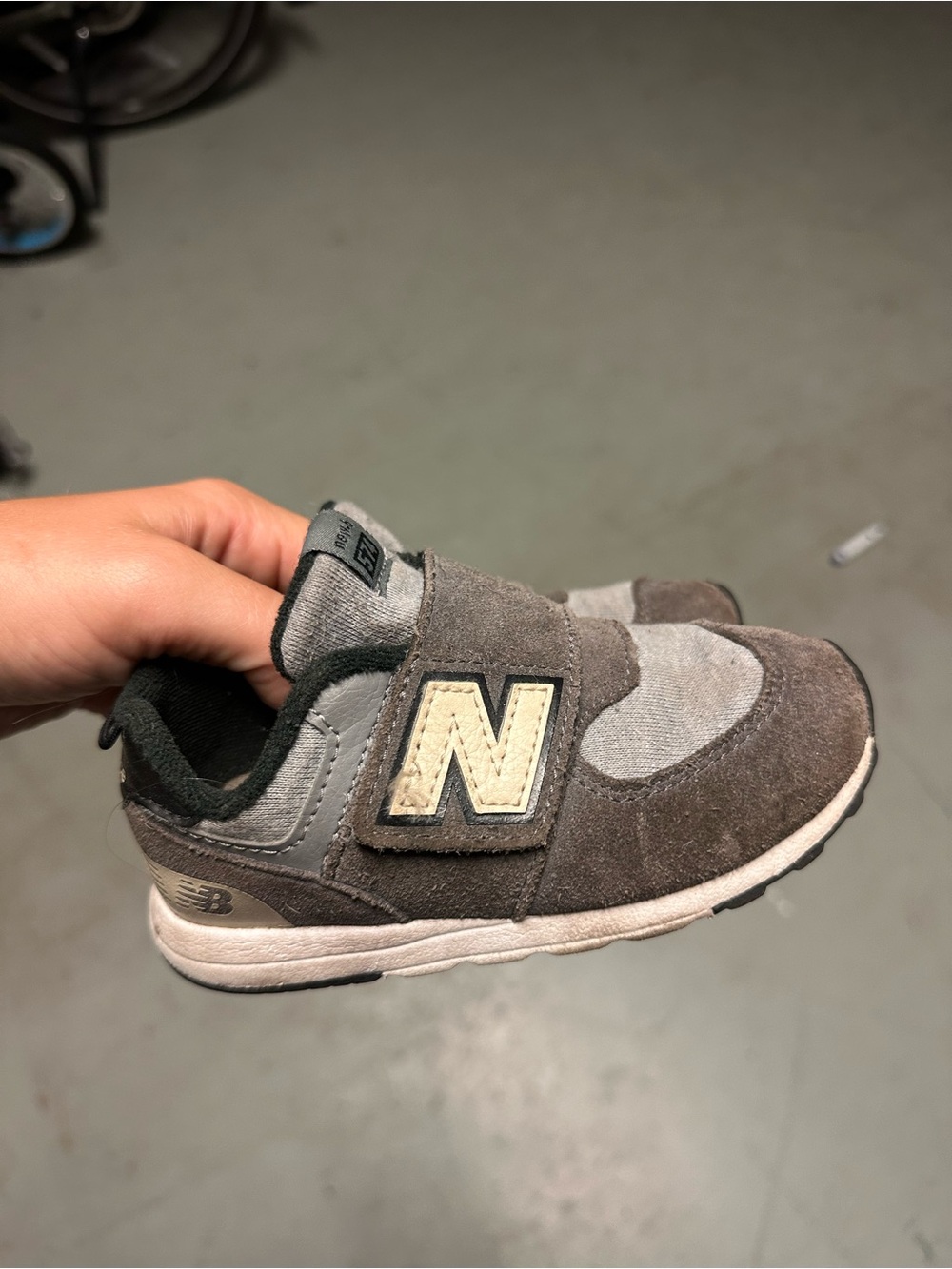 New Balance kids Velcro sneaker